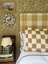 Load image into Gallery viewer, Toffee Checkerboard + Oxford Border