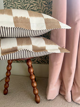 Load image into Gallery viewer, Toffee Checkerboard + Oxford Border