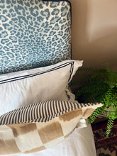 Load image into Gallery viewer, Toffee Checkerboard + Oxford Border