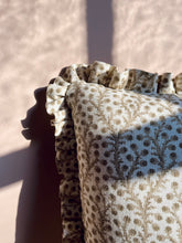 Load image into Gallery viewer, Beige Waterberry + Matching Frill