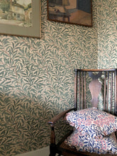 Load image into Gallery viewer, William Morris Daisy + William Morris Daisy Frill