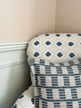 Load image into Gallery viewer, Blue Zigzag + Oxford Border