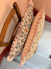 Load image into Gallery viewer, Walnut Star + Pale Pink Frill
