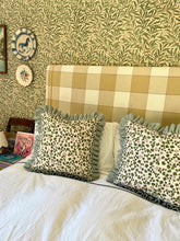 Load image into Gallery viewer, Shell Petal + Your Choice of Frill / Piping and Back Fabric
