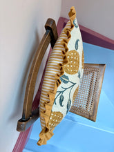 Load image into Gallery viewer, Ochre Pomegranate + Ochre Frill
