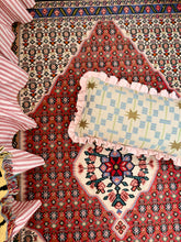 Load image into Gallery viewer, Olive Star + Pale Pink Frill
