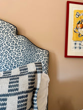 Load image into Gallery viewer, Blue Zigzag + Oxford Border
