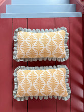 Load image into Gallery viewer, Yellow Leaf + Pale Blue Frill
